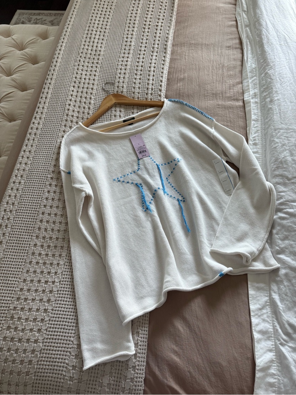 wild fable White Knit Sweatshirt‎ with Blue Star Accent